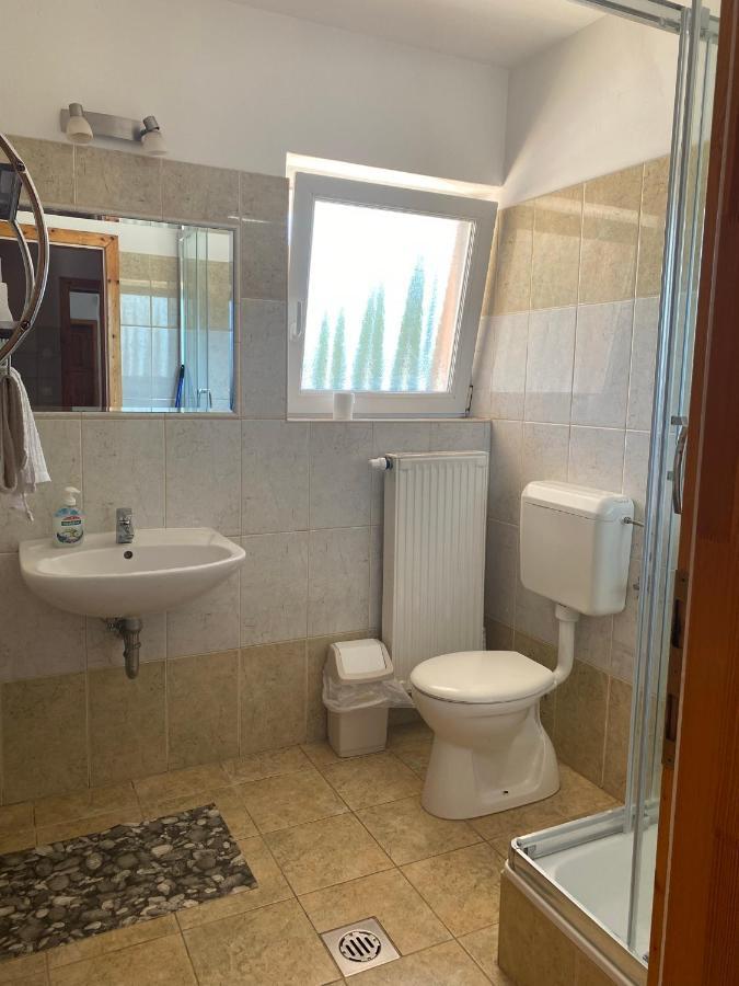 Abigel Apartmanhaz Balatonfured Exterior photo