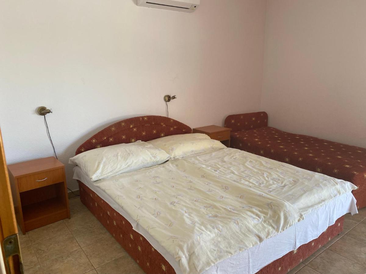 Abigel Apartmanhaz Balatonfured Exterior photo