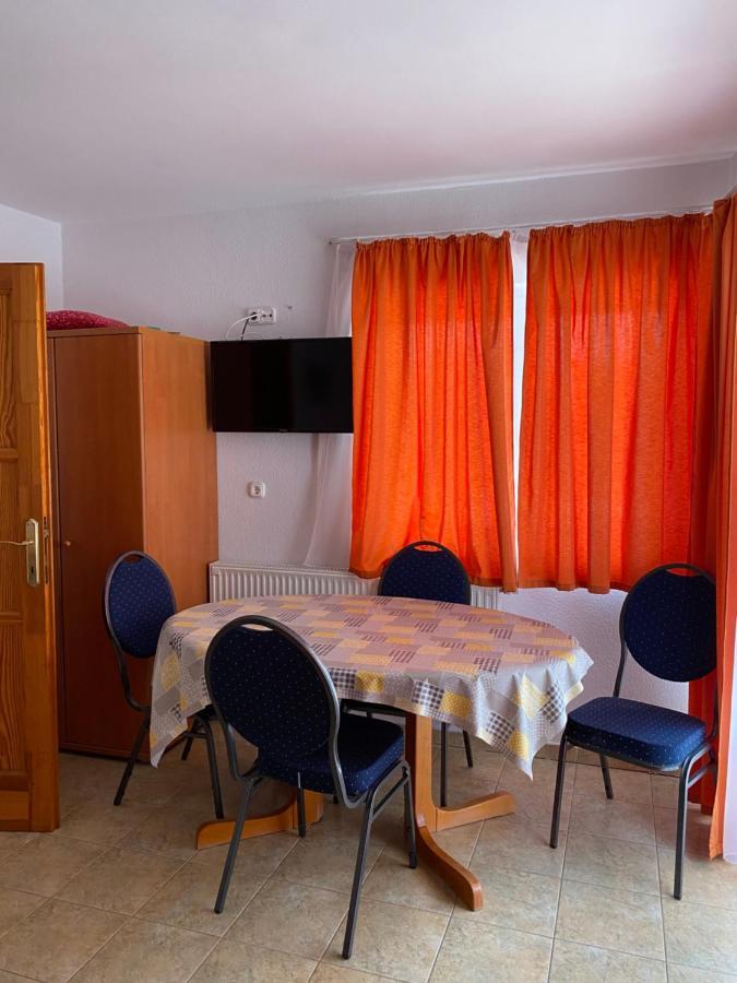 Abigel Apartmanhaz Balatonfured Exterior photo
