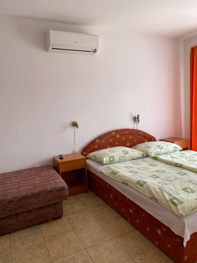 Abigel Apartmanhaz Balatonfured Exterior photo