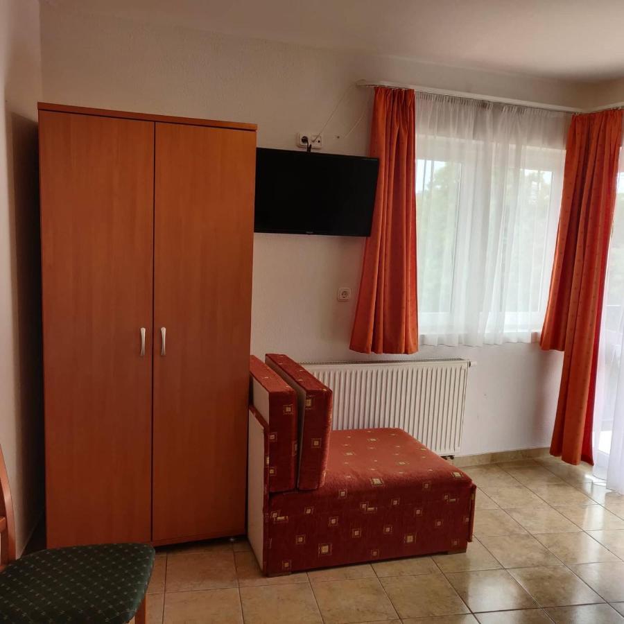 Abigel Apartmanhaz Balatonfured Exterior photo